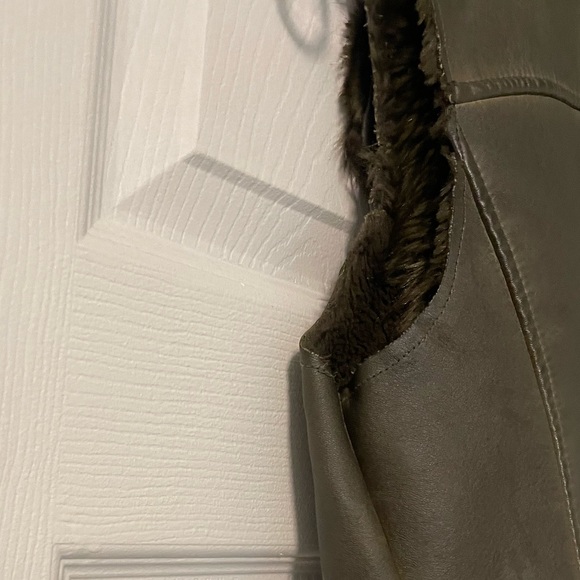 leather/ faux fur vest - Picture 12 of 12